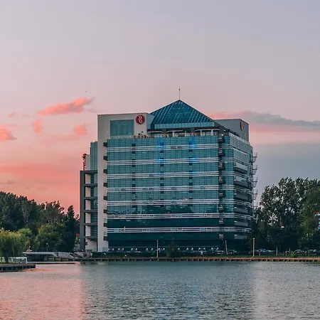 Ramada By Wyndham Hotell