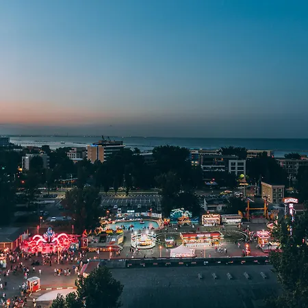 Ramada By Wyndham فندق 4*