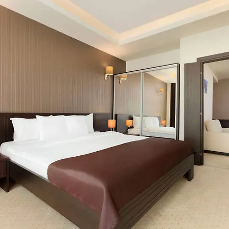 Ramada By Wyndham 4* Constanta