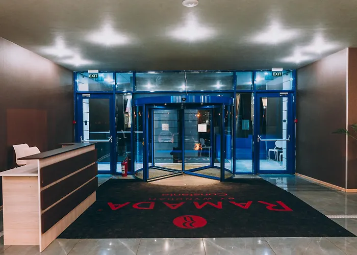 酒店 Ramada By Wyndham 康斯坦察